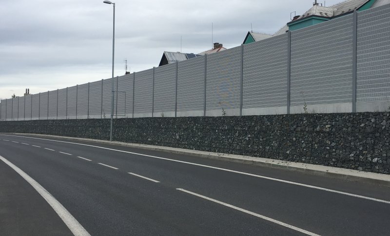 Plastová protihluková stěna silnice I/9 a I/16,obchvat Mělníka