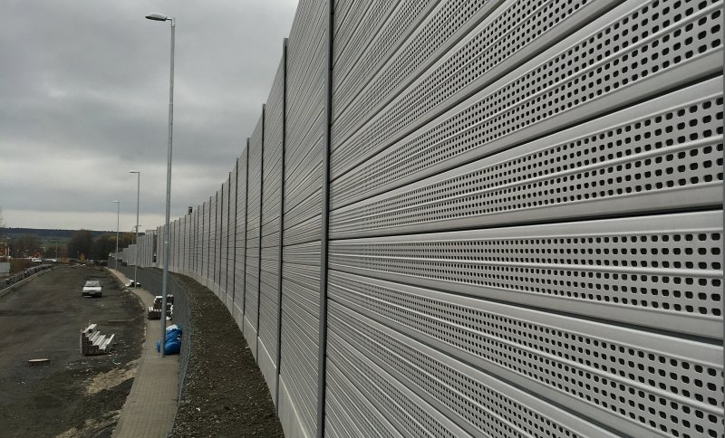 Plastová protihluková stěna silnice I/9 a I/16,obchvat Mělníka