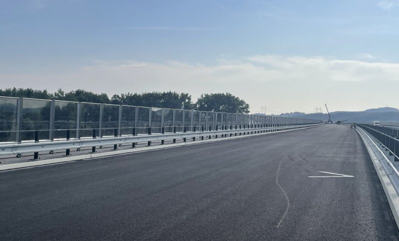 transparentní protihluková stěna D6 Krupá-obchvat