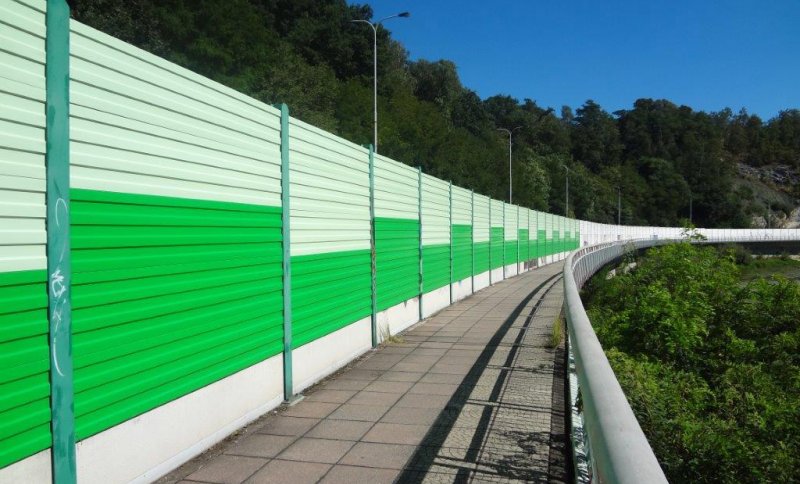 Hliníková protihluková stěna silniční průtah I/6 Karlovy Vary