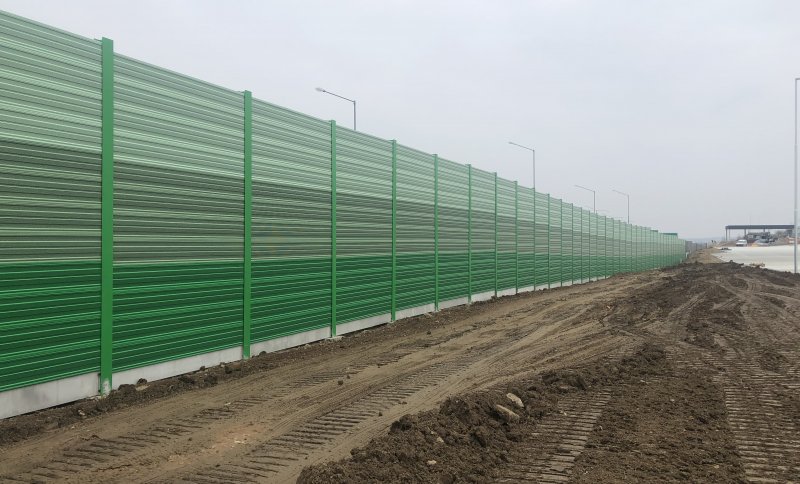 Hliníková protihluková stěna Kaufland Modletice