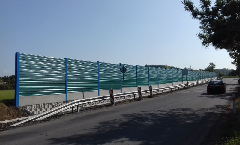 Hliníková protihluková stěna Nová komunikace ,Roudnice nad Labem