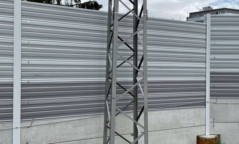 Hliníková protihluková stěna Praha, žst. Vršovice